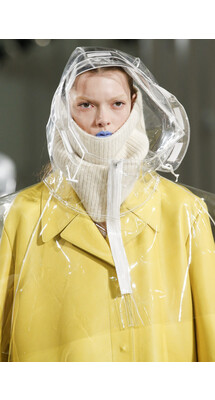 Details Maison Margiela Fall 2018 Ready-to-Wear , Детали показа  Maison Margiela осень зима 2018 , Fashion show , неделя моды в Париже , PFW ,  Paris Fashion Week , Mainstyles